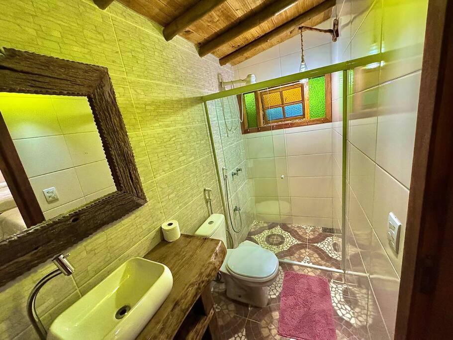 Chalé com 2 Suítes Piscina e Quadra de Vôlei