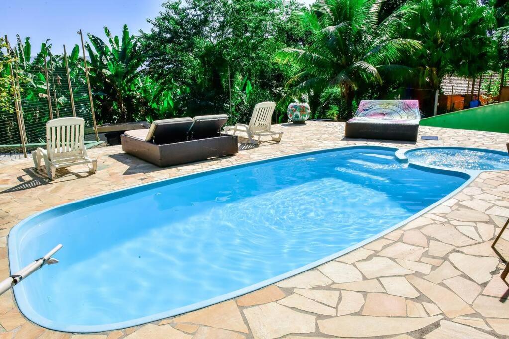 Chalé com 2 Suítes Piscina e Quadra de Vôlei