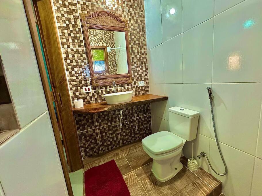 Chalé com 2 Suítes Piscina e Quadra de Vôlei