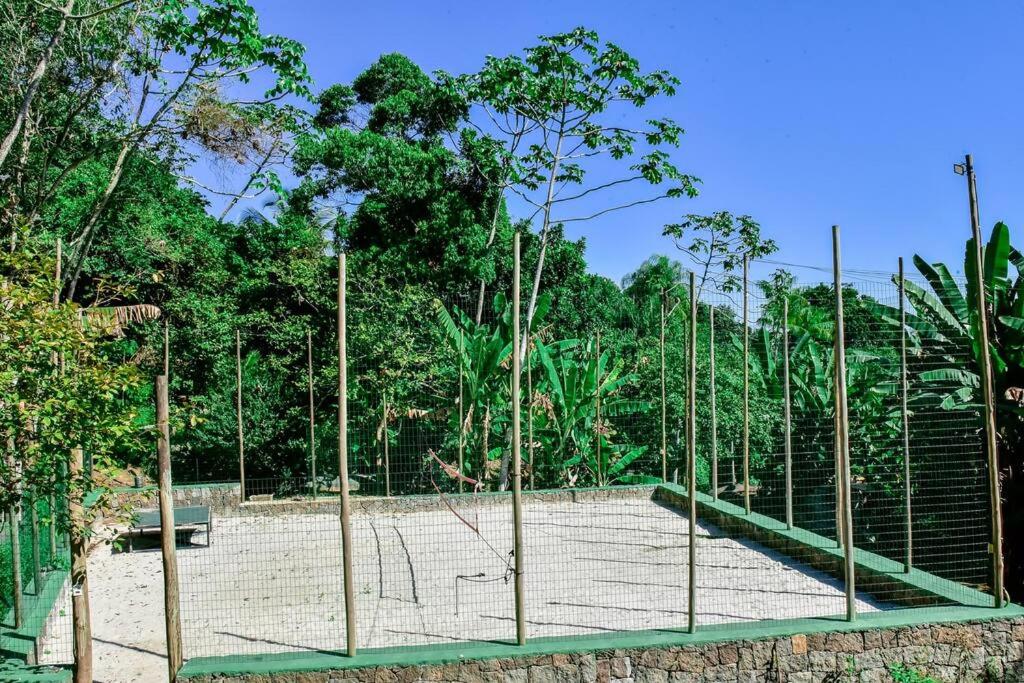 Chalé com 2 Suítes Piscina e Quadra de Vôlei