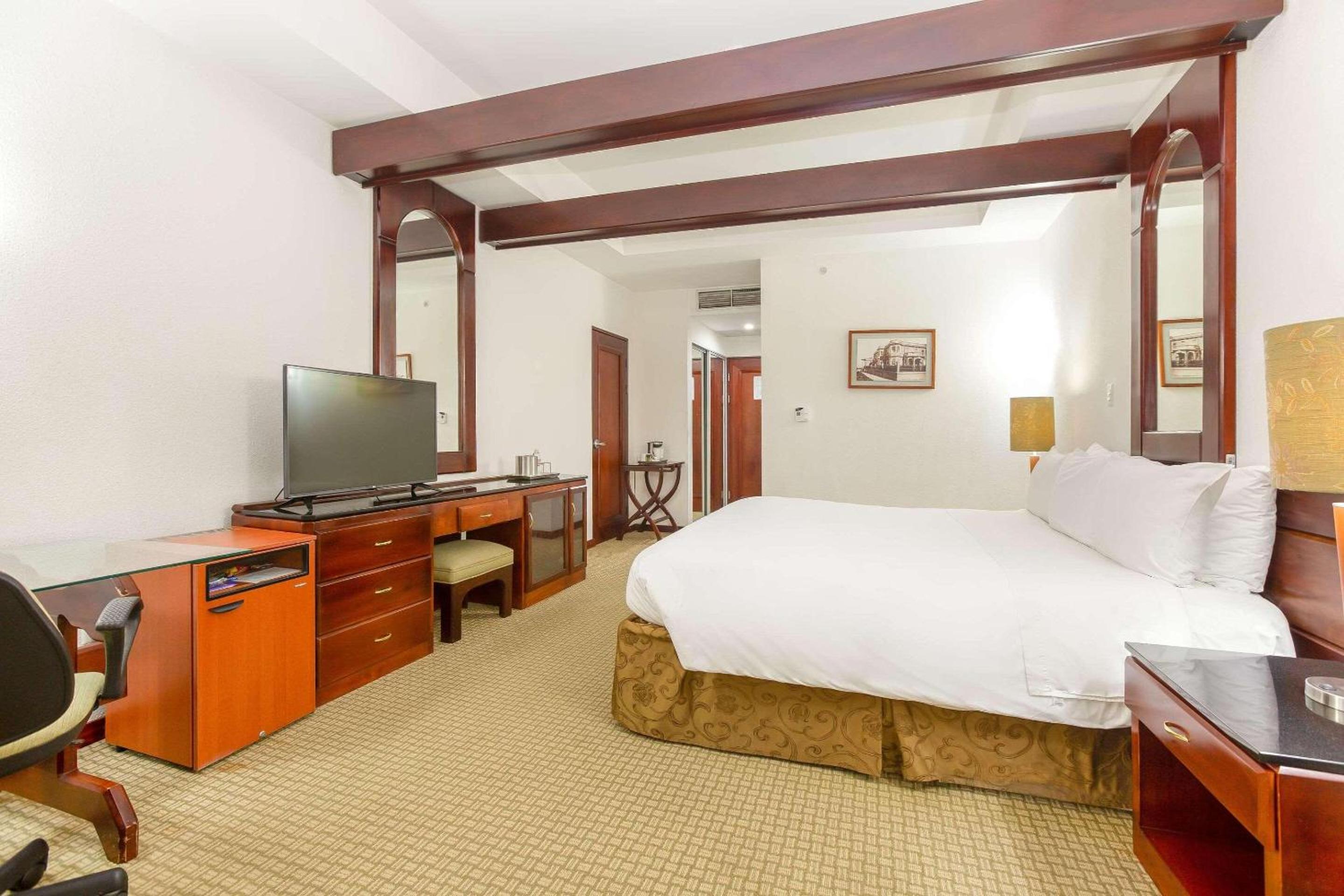 Radisson San Jose-Costa Rica - Property Image 1