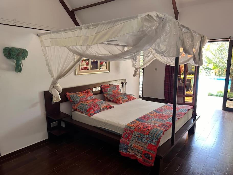 Villa Leeven mit privatem Pool am Diani Beach