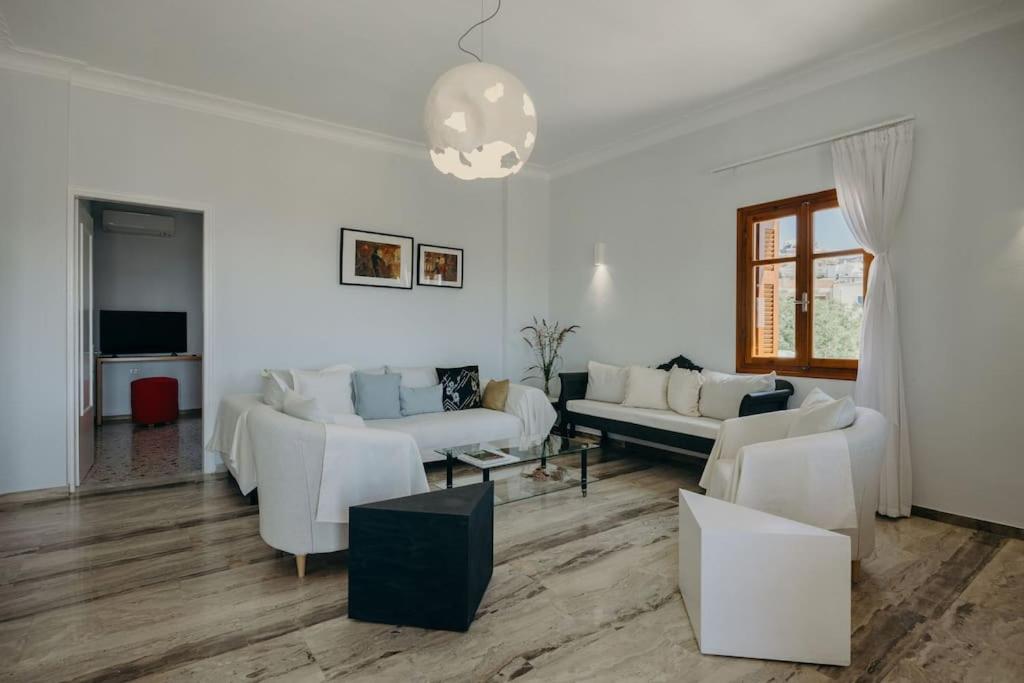 Katsipi Suite