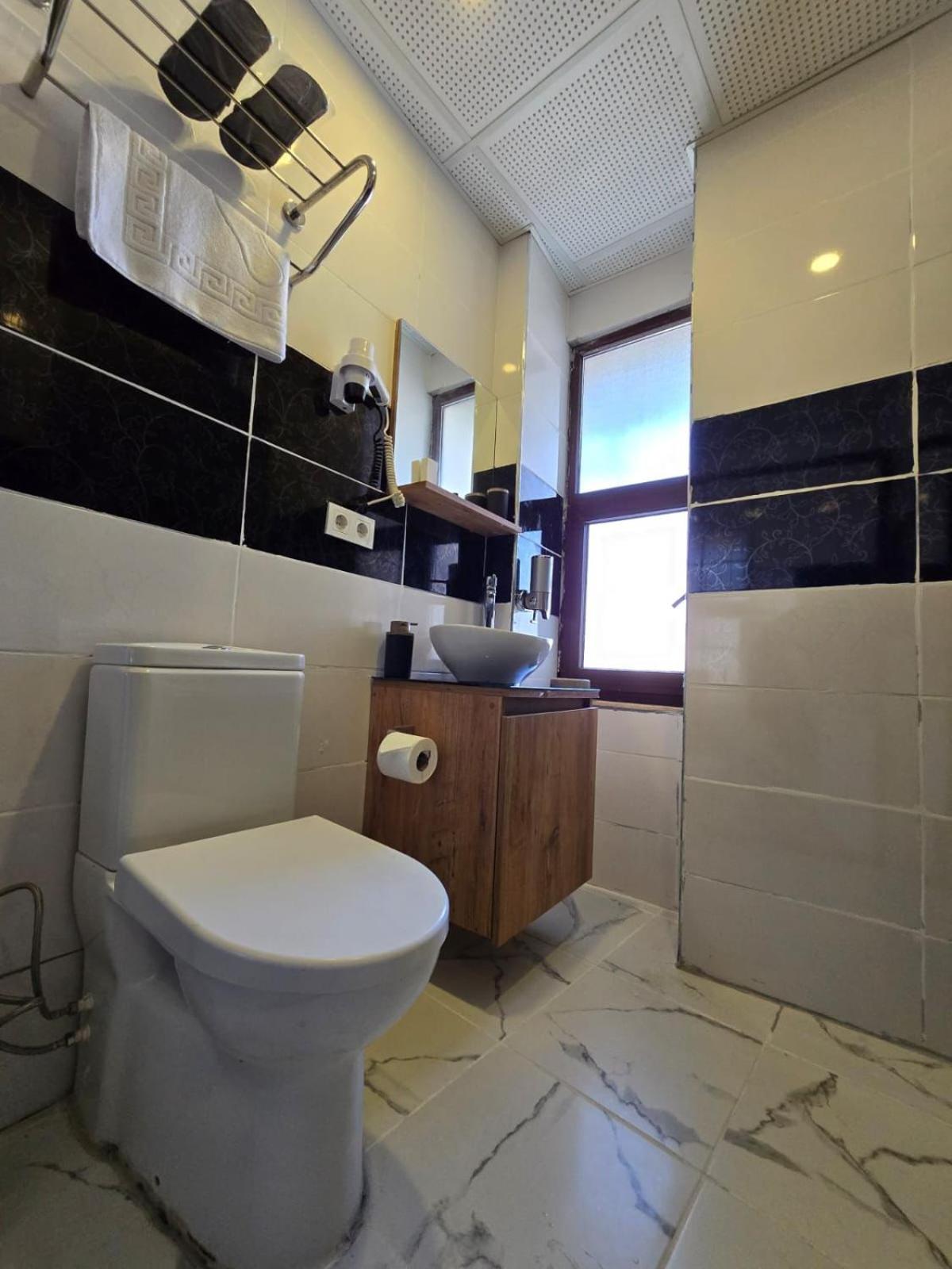 Grand Rafinn Boutique Hotel - Image 14