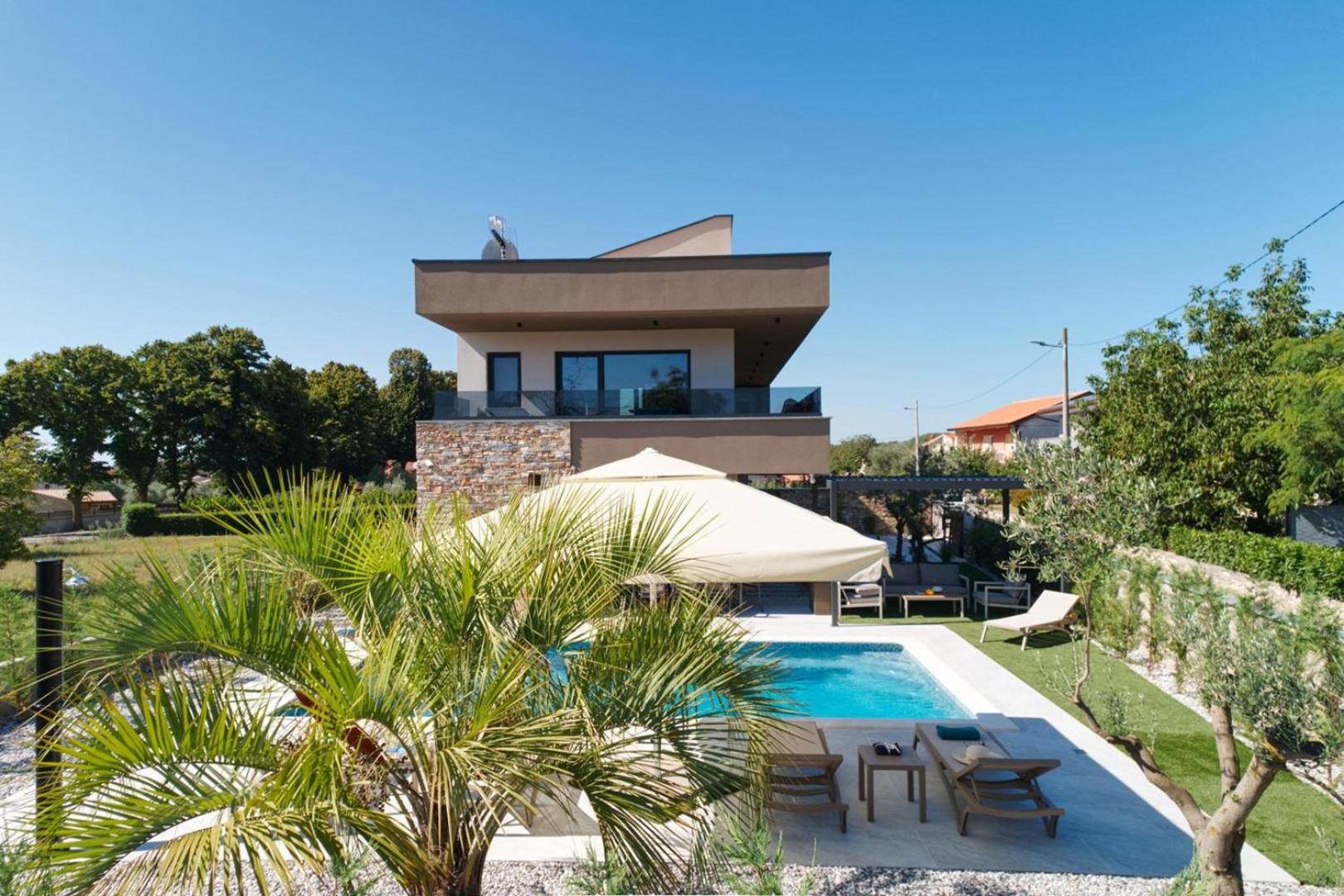 Villa Bavigo view 2