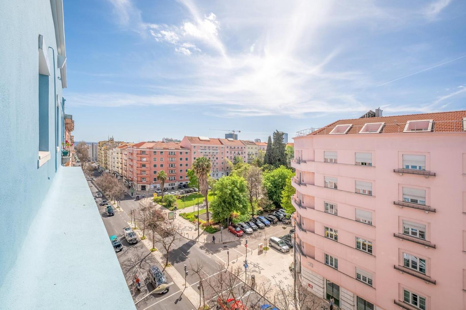 GuestReady - City views and comfort in Arroios view 3