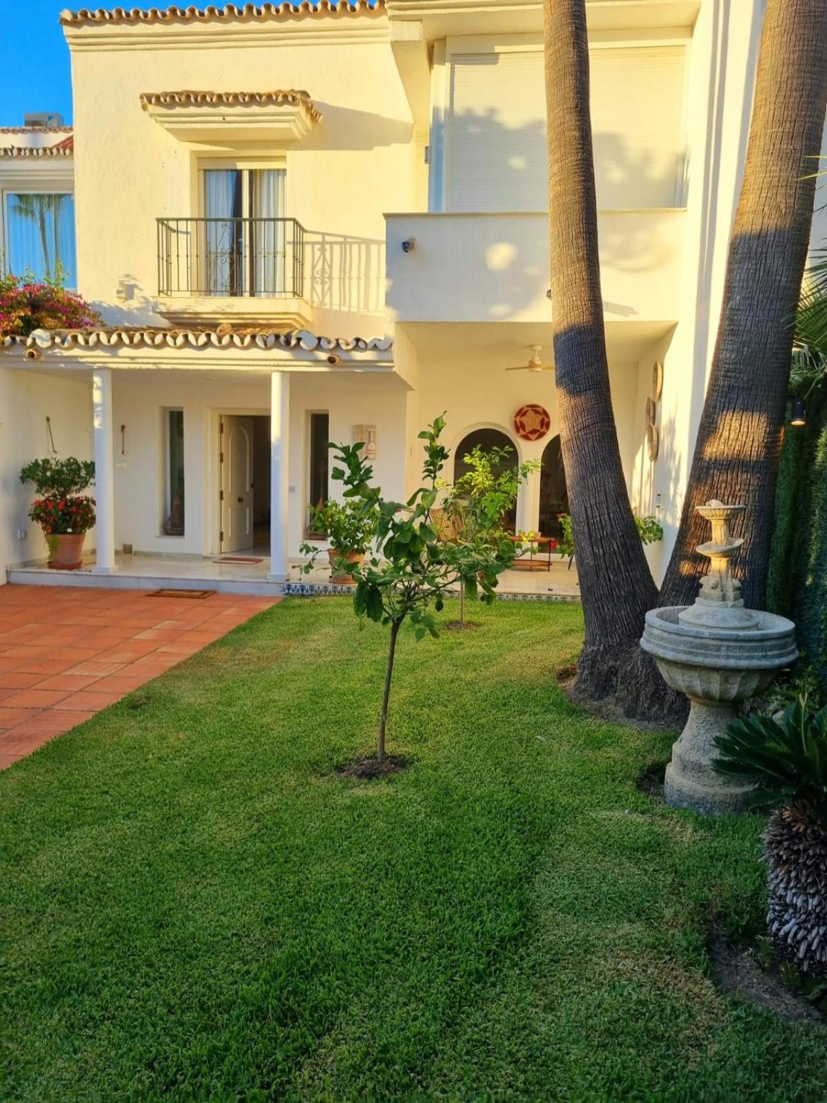 Marbella Vacations - villa bahia banus - Property Image 2