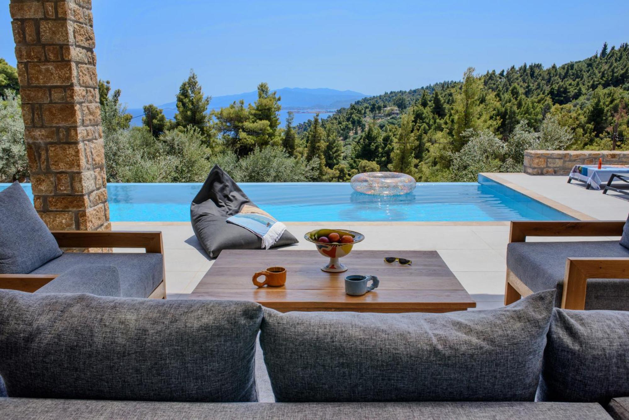 The Mavrolitharo Residence