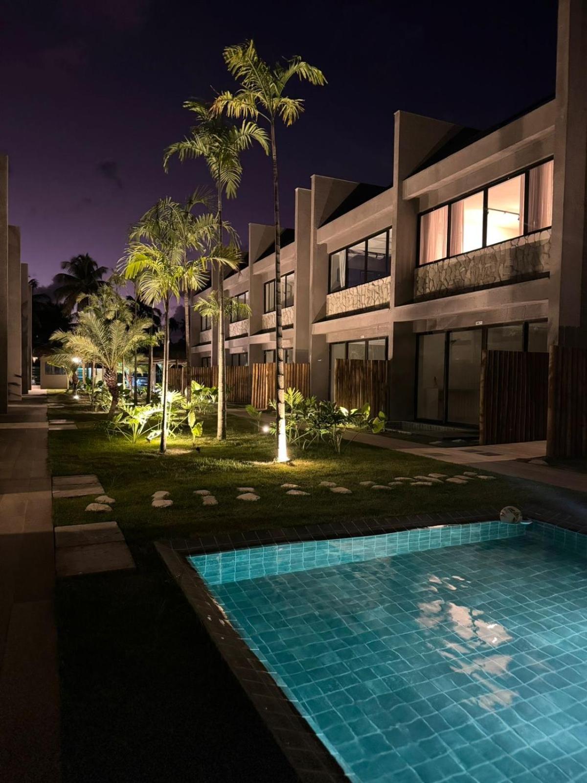 Villa Manah toque