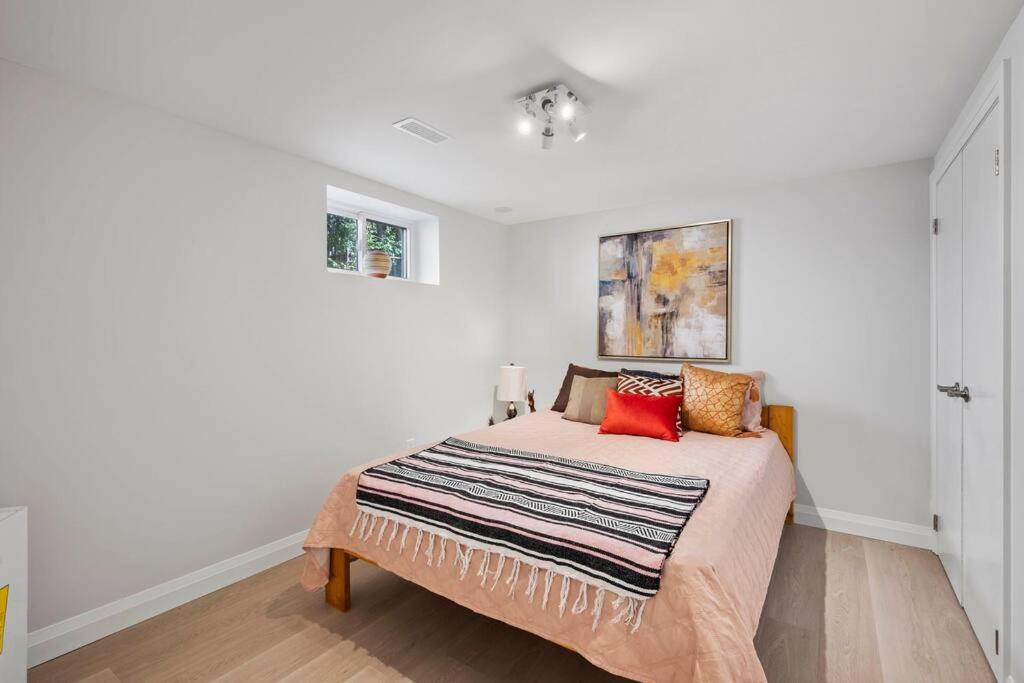 Guelph Vacations - New 2 bedroom basement apartment - Property Image 19