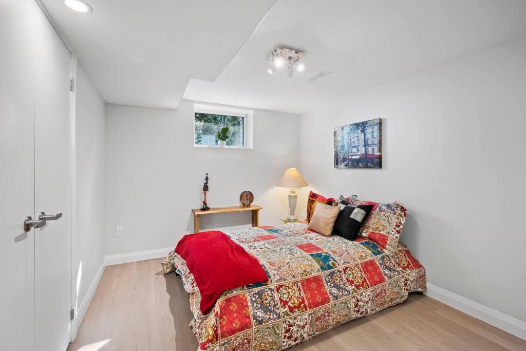 Guelph Vacations - New 2 bedroom basement apartment - Property Image 14