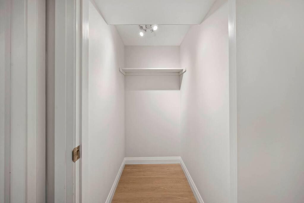 Guelph Vacations - New 2 bedroom basement apartment - Property Image 9