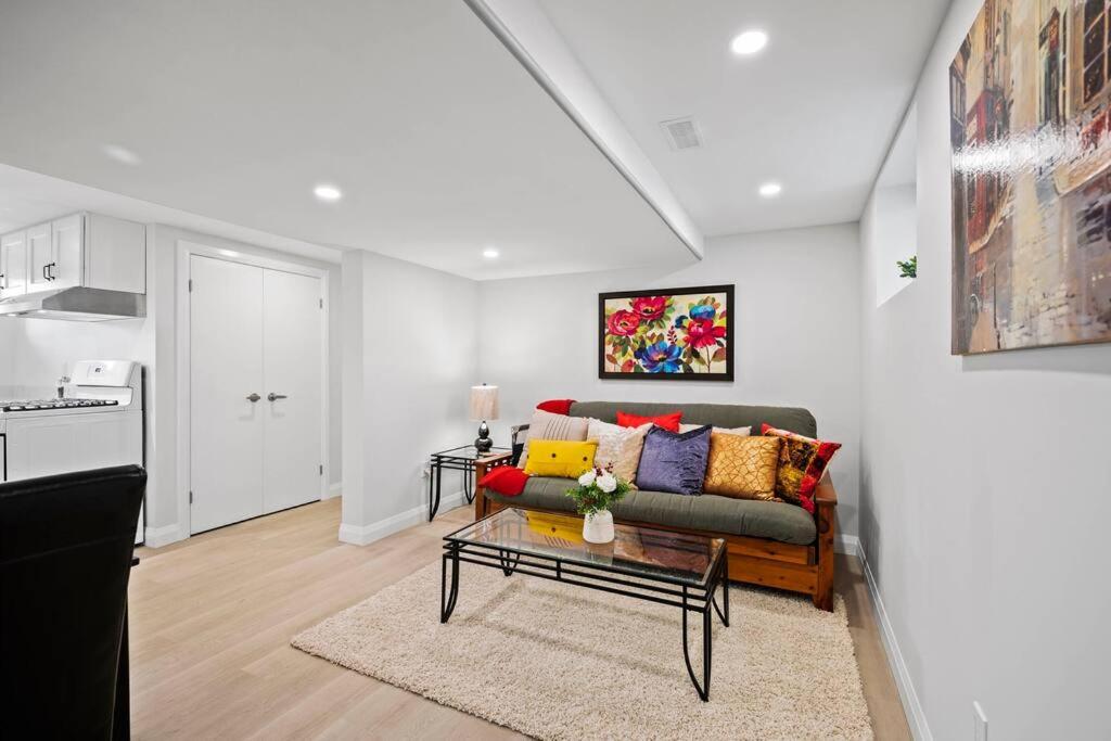 Guelph Vacations - New 2 bedroom basement apartment - Property Image 7