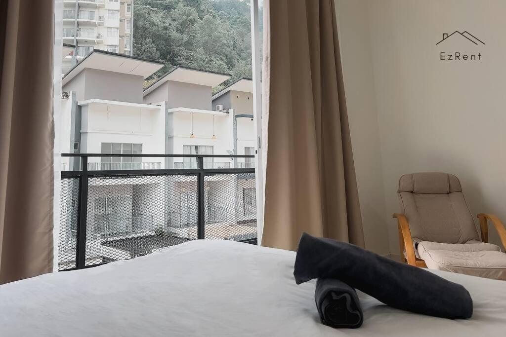 Big Terrace House for 14 Guests with Free WiFi and Netflix near Taiping Lake Garden Zoo photo 7
