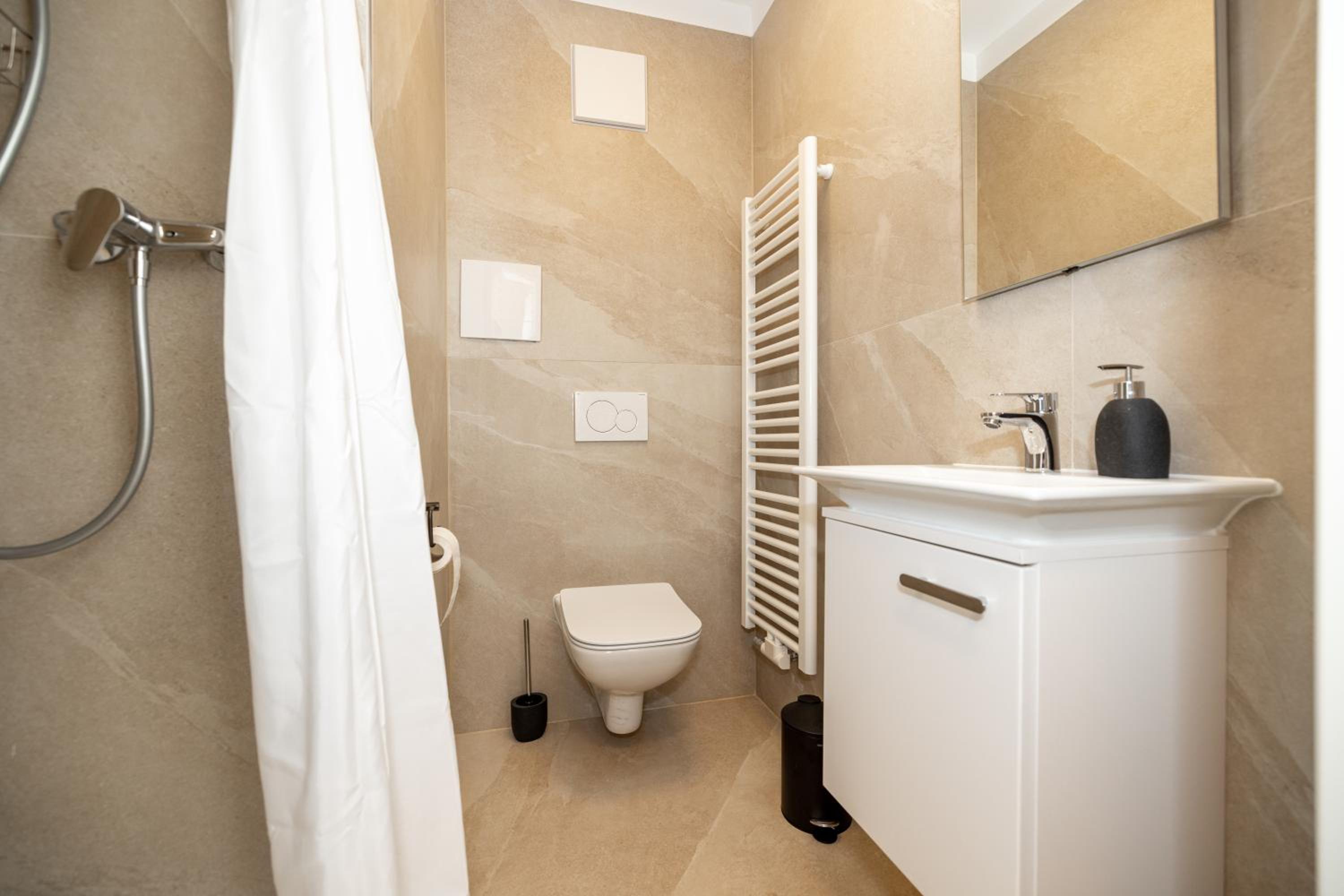 Kleines Apartment mit Balkon