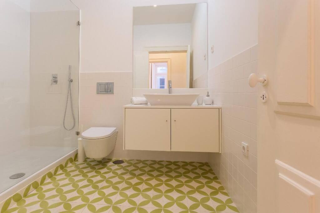 Chiado Apartment - Holiday Rental in Lisbon view 4