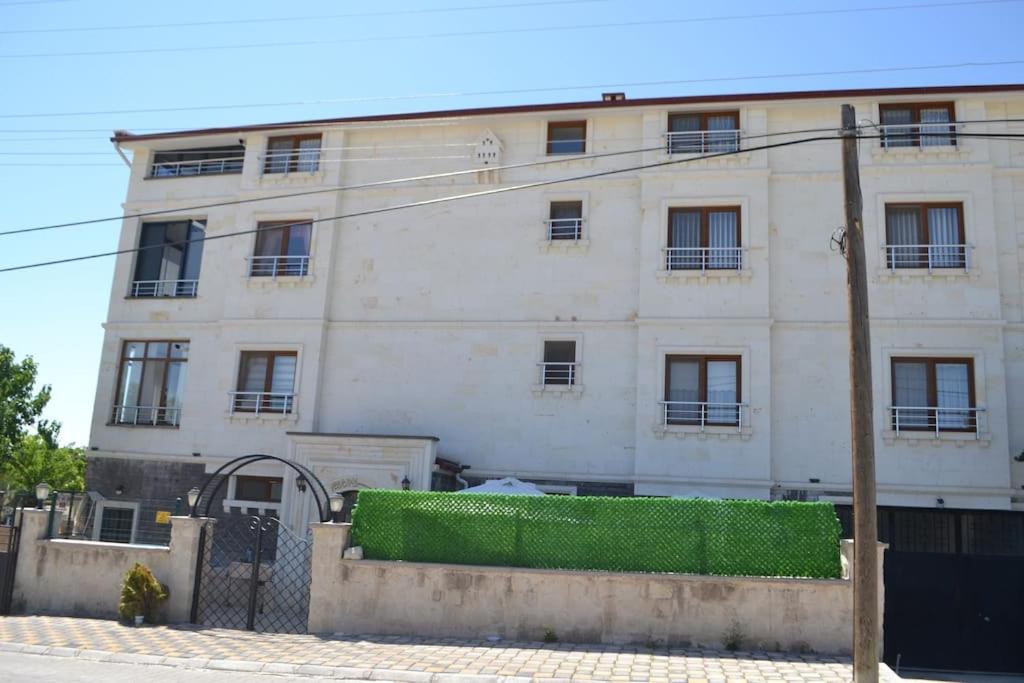 Hotel White Angel House - Image 1