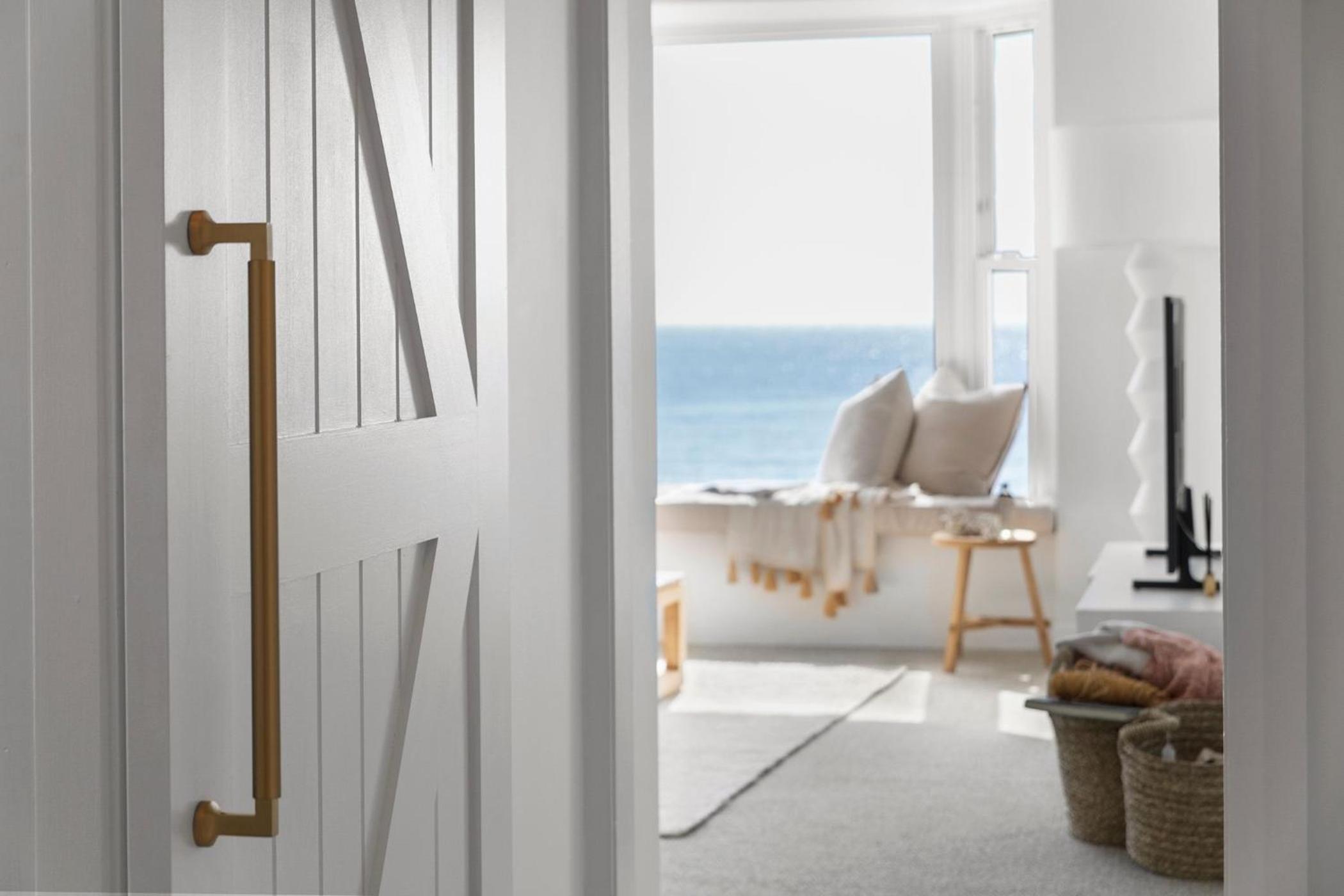 Luxury Manly Oceanfront Getaway