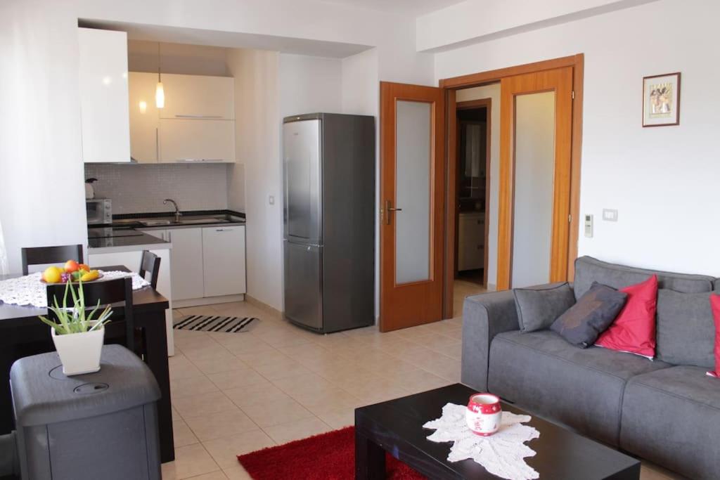 Cosy Rooftop Central Apartment at Pazari i Ri