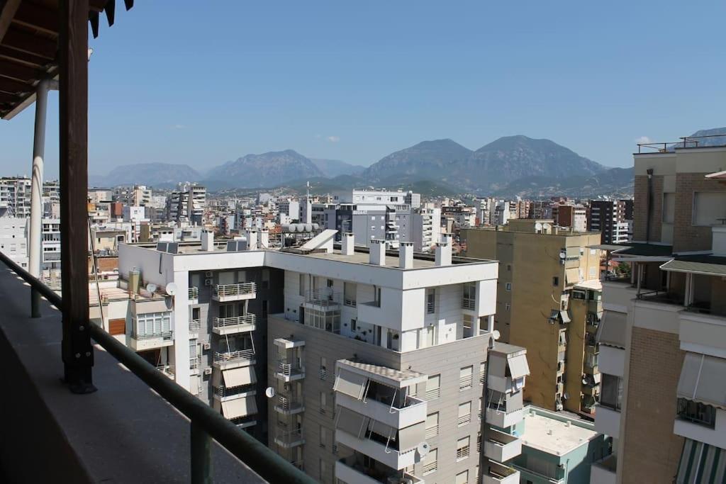 Cosy Rooftop Central Apartment at Pazari i Ri