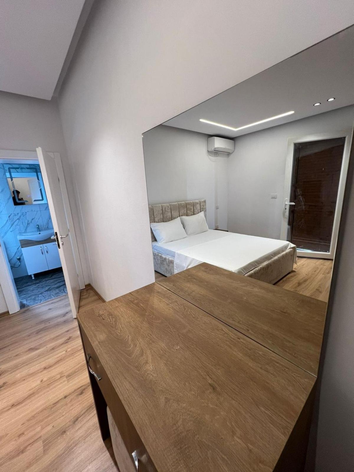 Villa S M