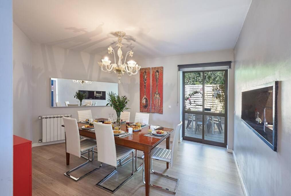 Central Holiday Home en Cascais — dining