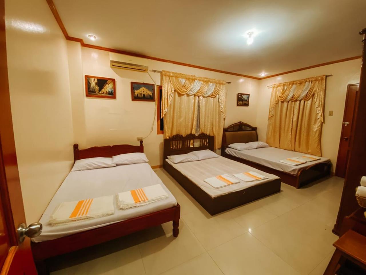 TheOrangeHouse - Vigan Villa