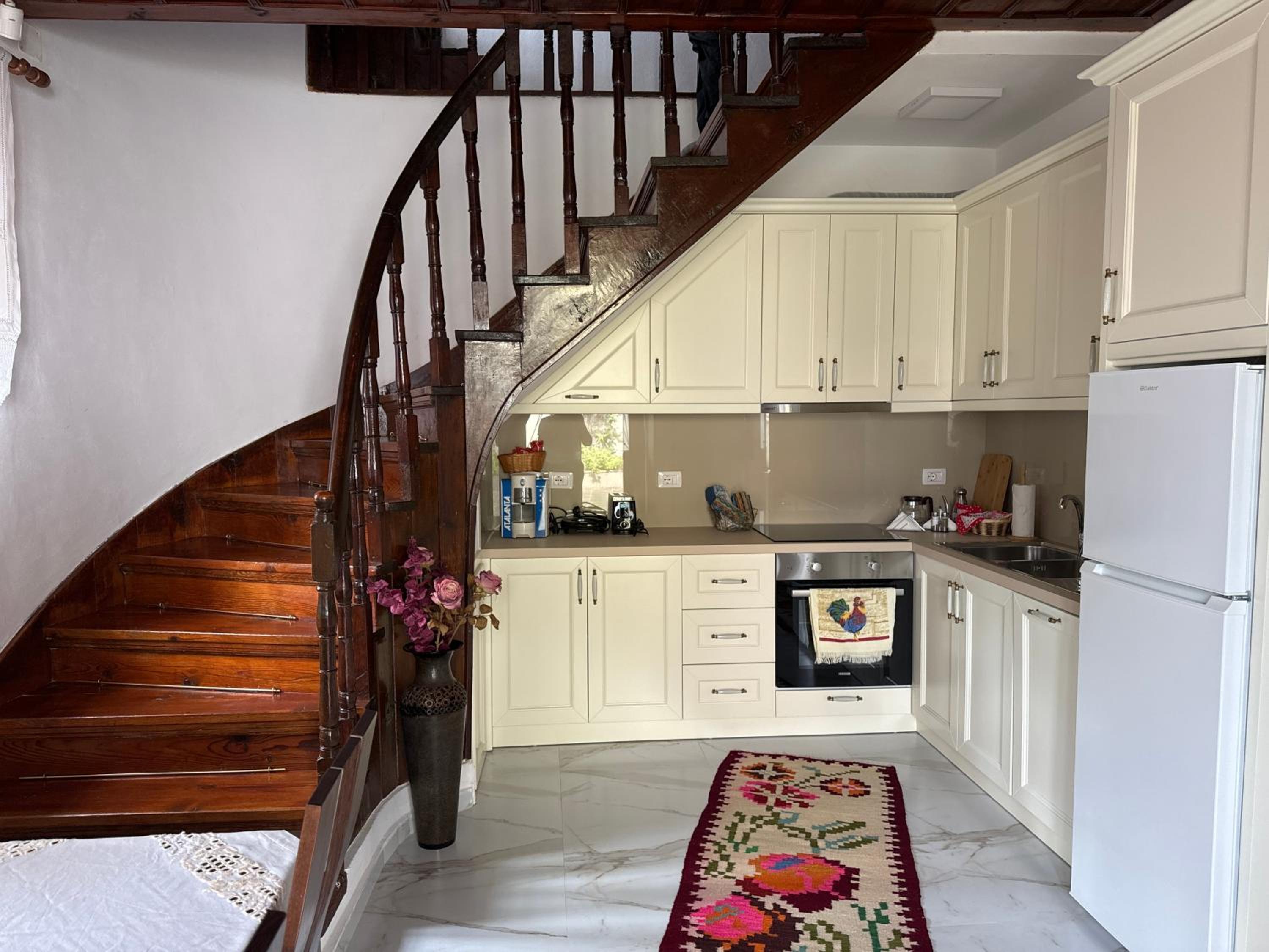 Mezini Guest House