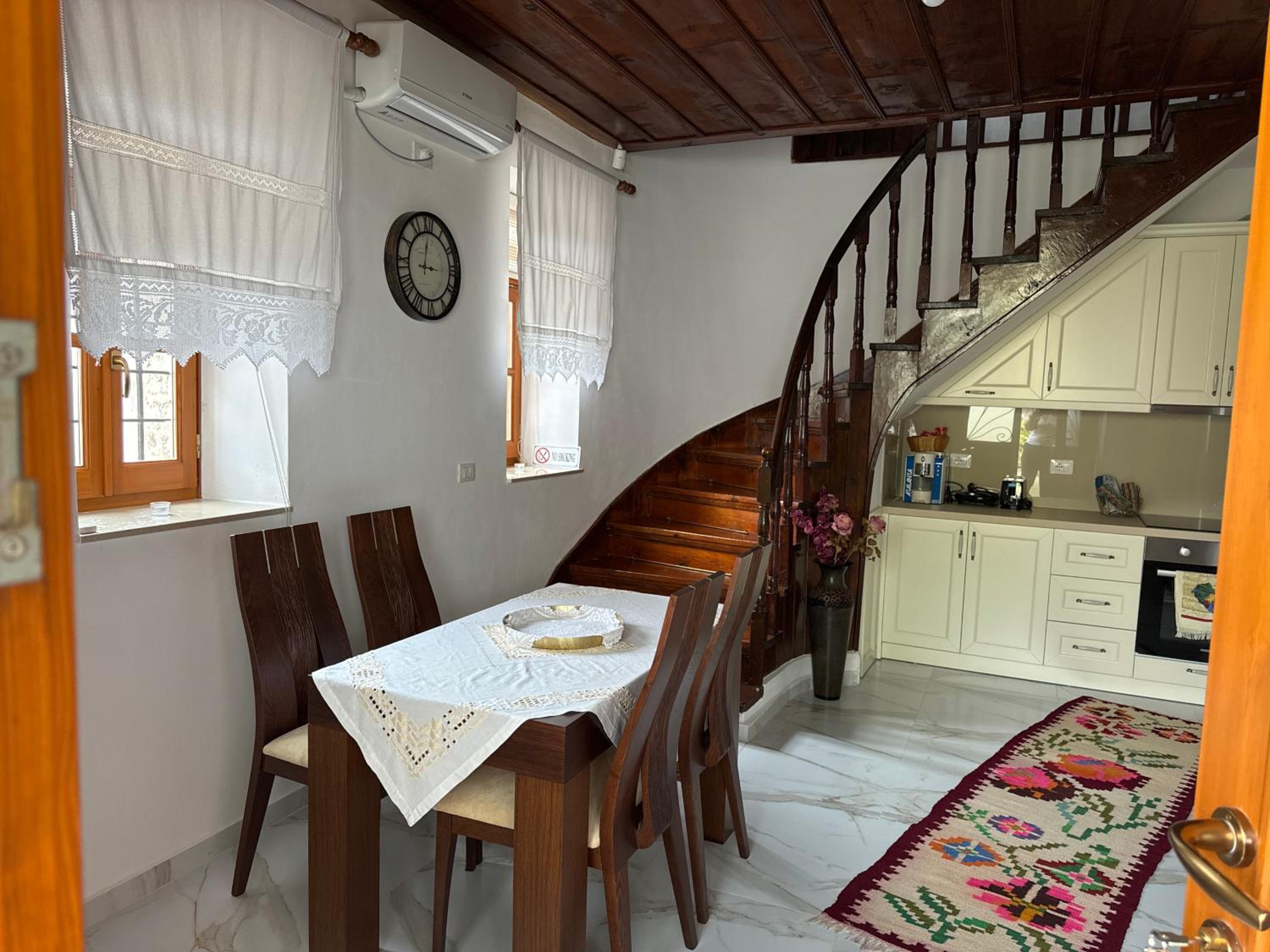 Mezini Guest House