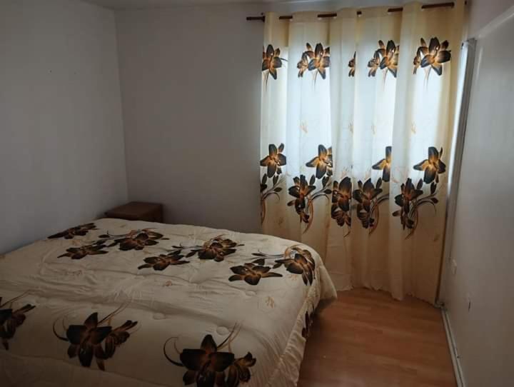 deprtamento condominio centrico con estacionamiento