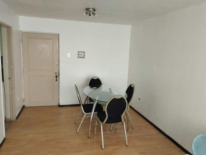 deprtamento condominio centrico con estacionamiento