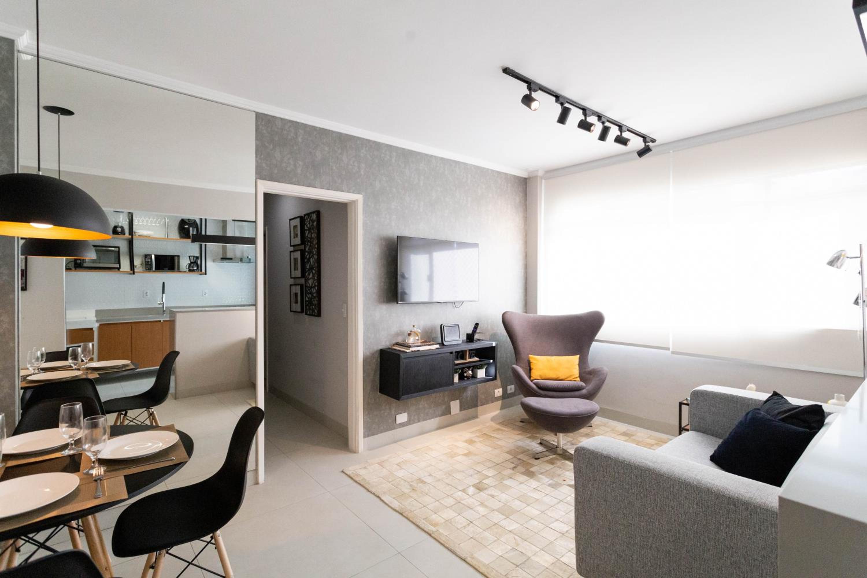 Down Town - Apartments per season