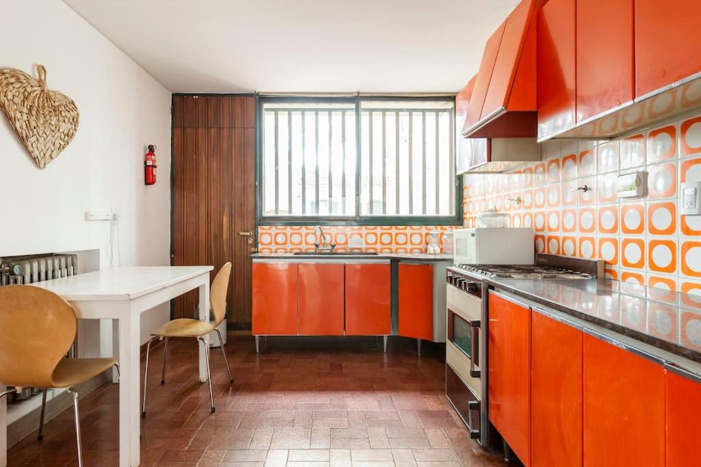 Jardin, parrilla y garage!