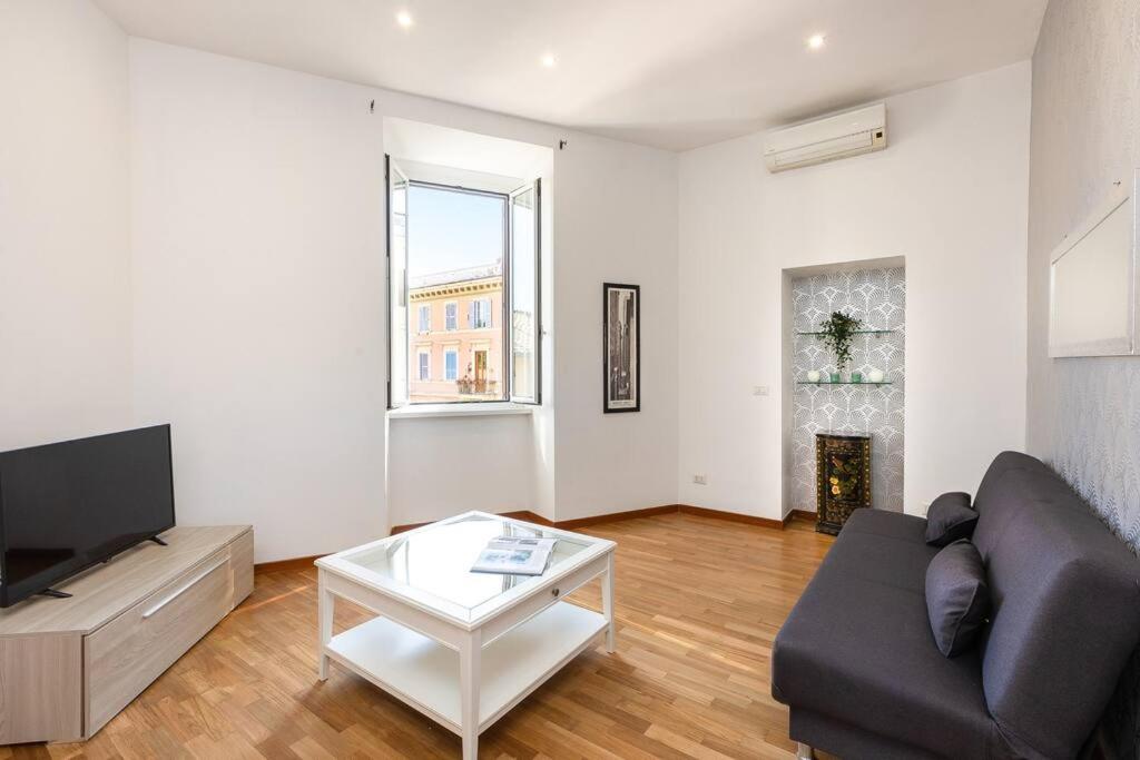 Ripa by Rental in Rome