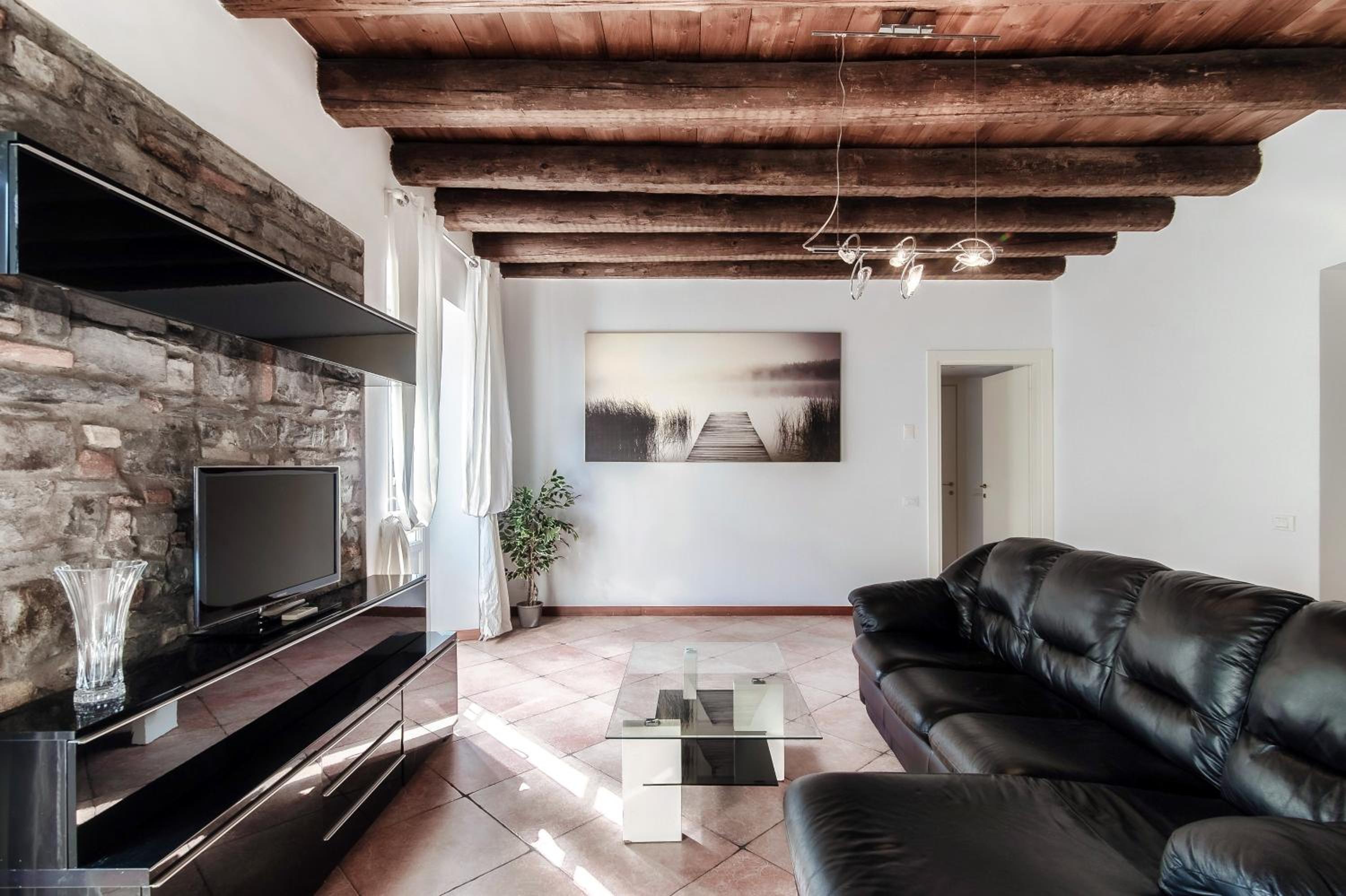 Cielo Apartment by Quokka 360 - Nestled in Como Old Town view 3