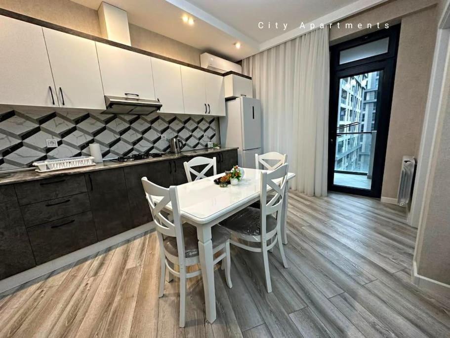 Grey Suite Apartment