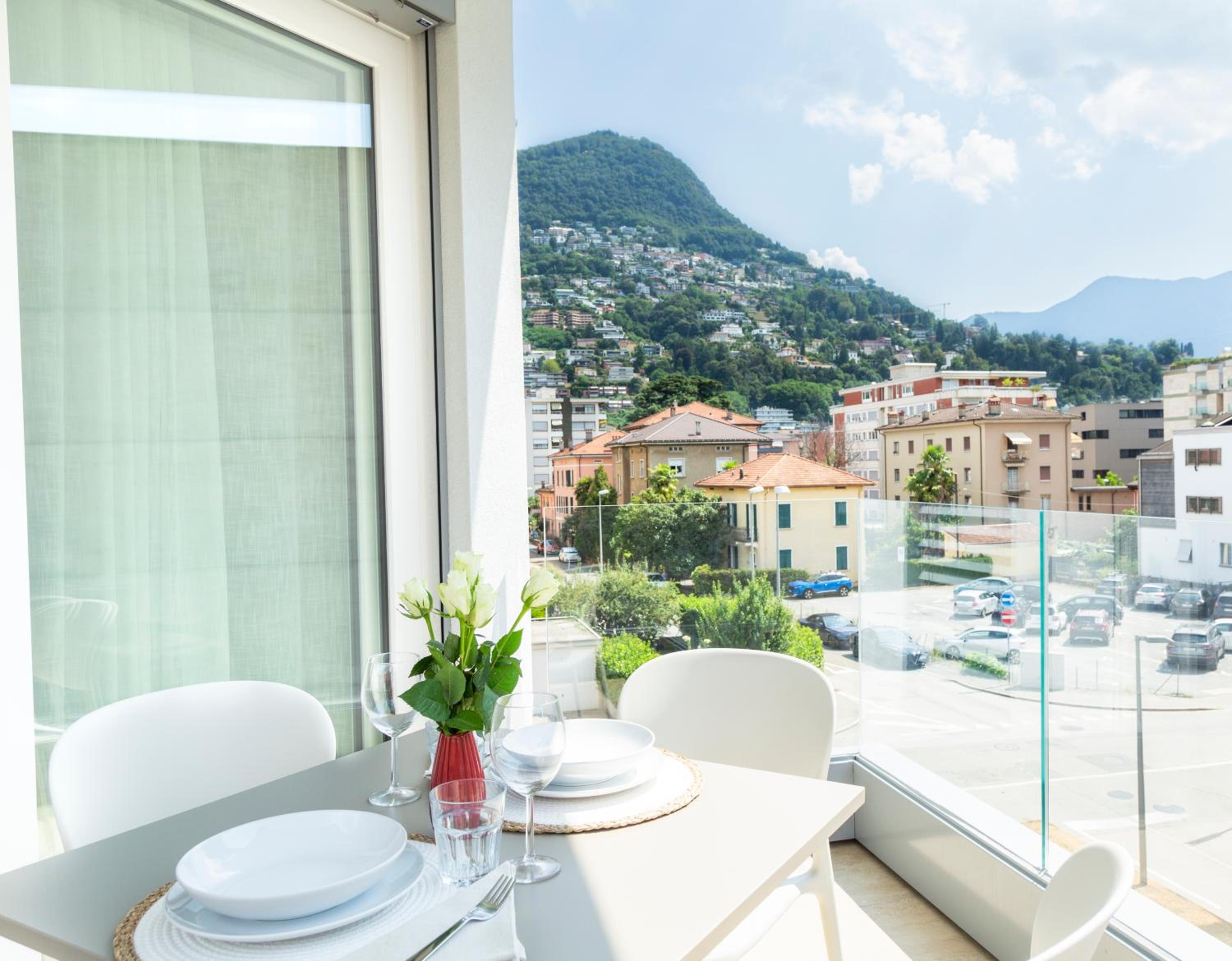 Regalia Suites - Free Parking