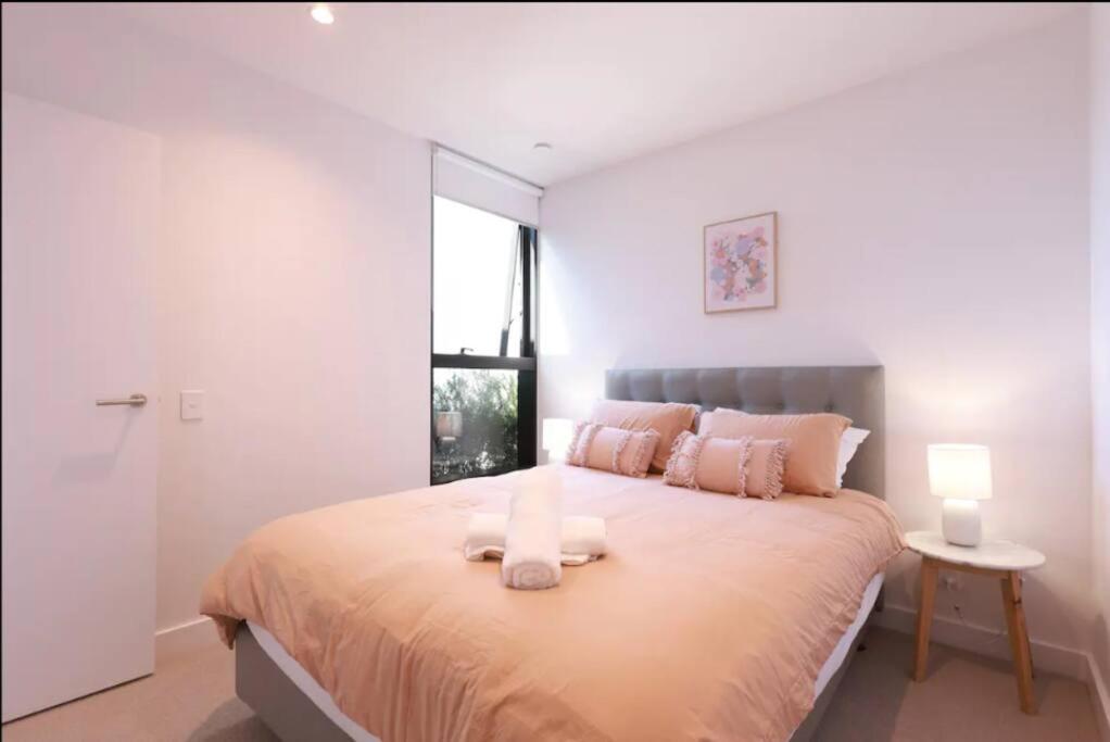 13D Central, city view, near Yara with Free Parking, TramStop