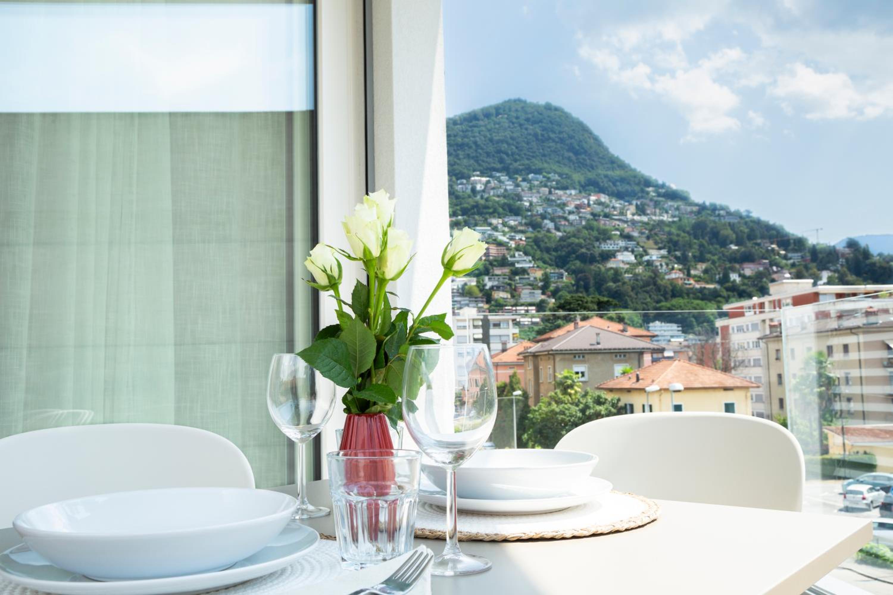 Regalia Suites - Free Parking