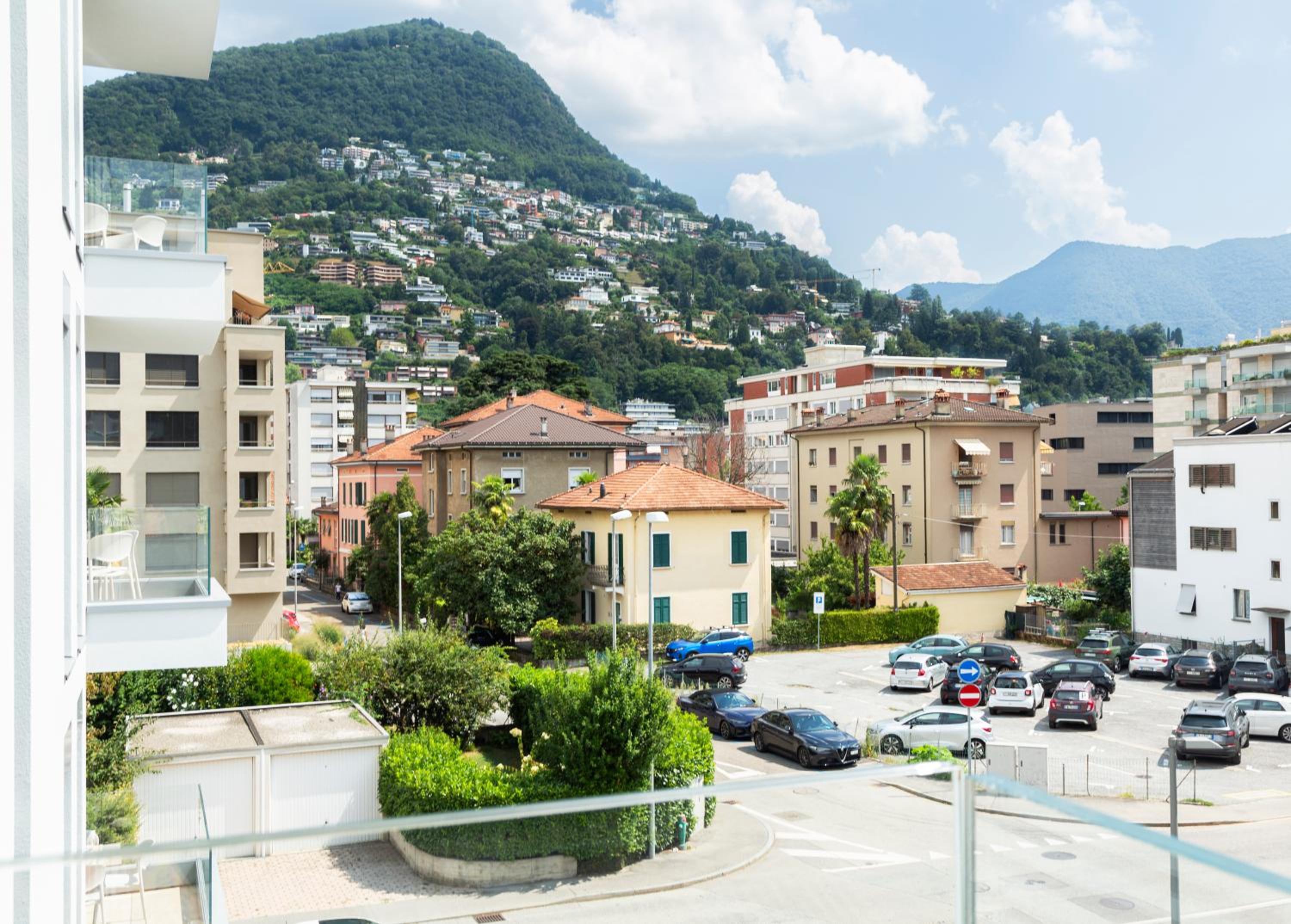 Regalia Suites - Free Parking