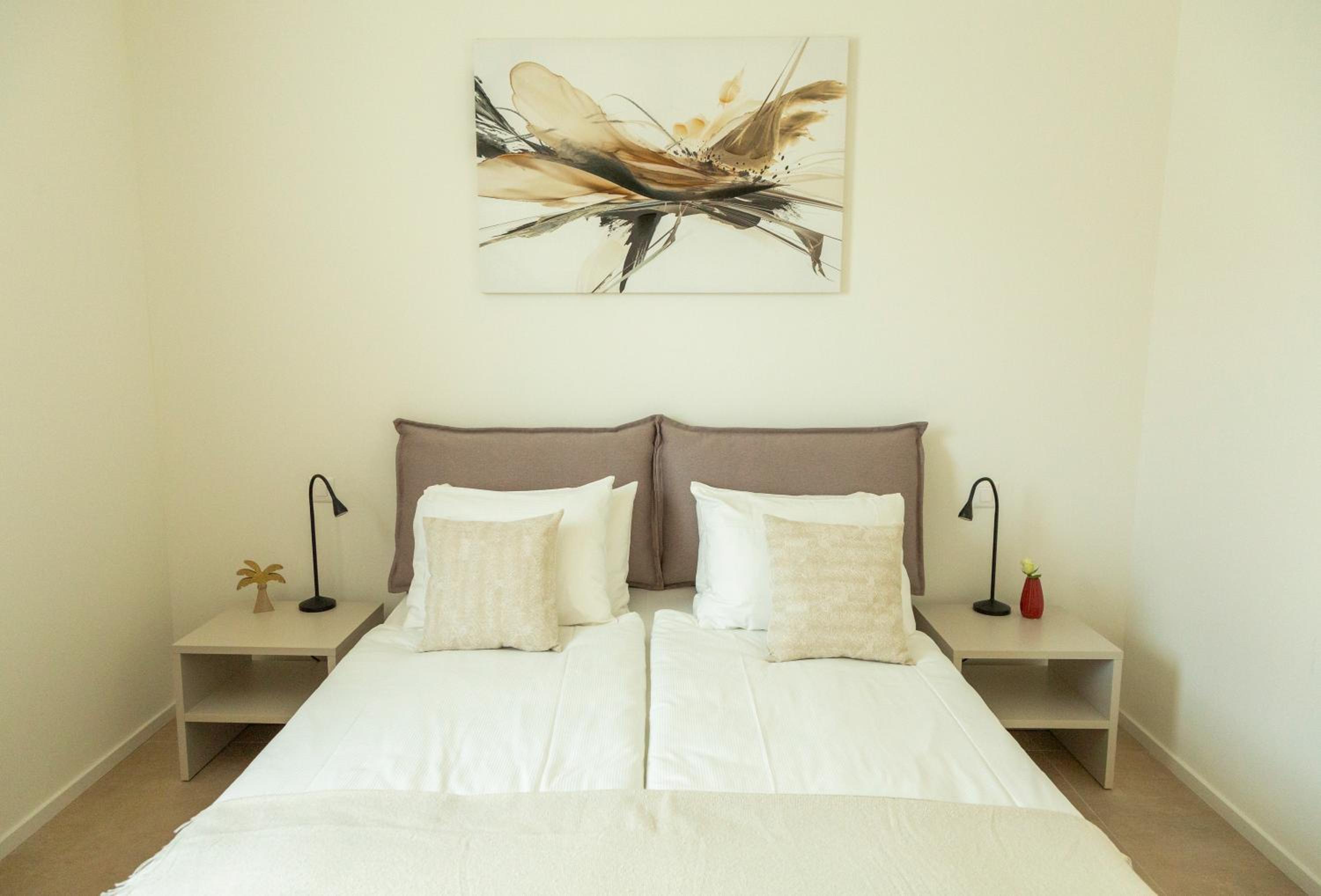 Regalia Suites - Free Parking