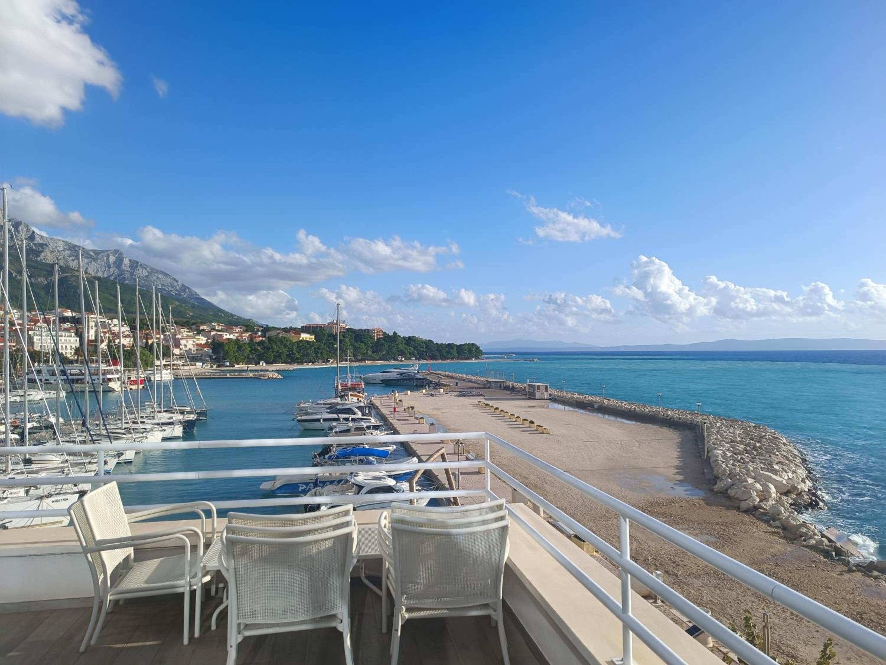 Photo 142