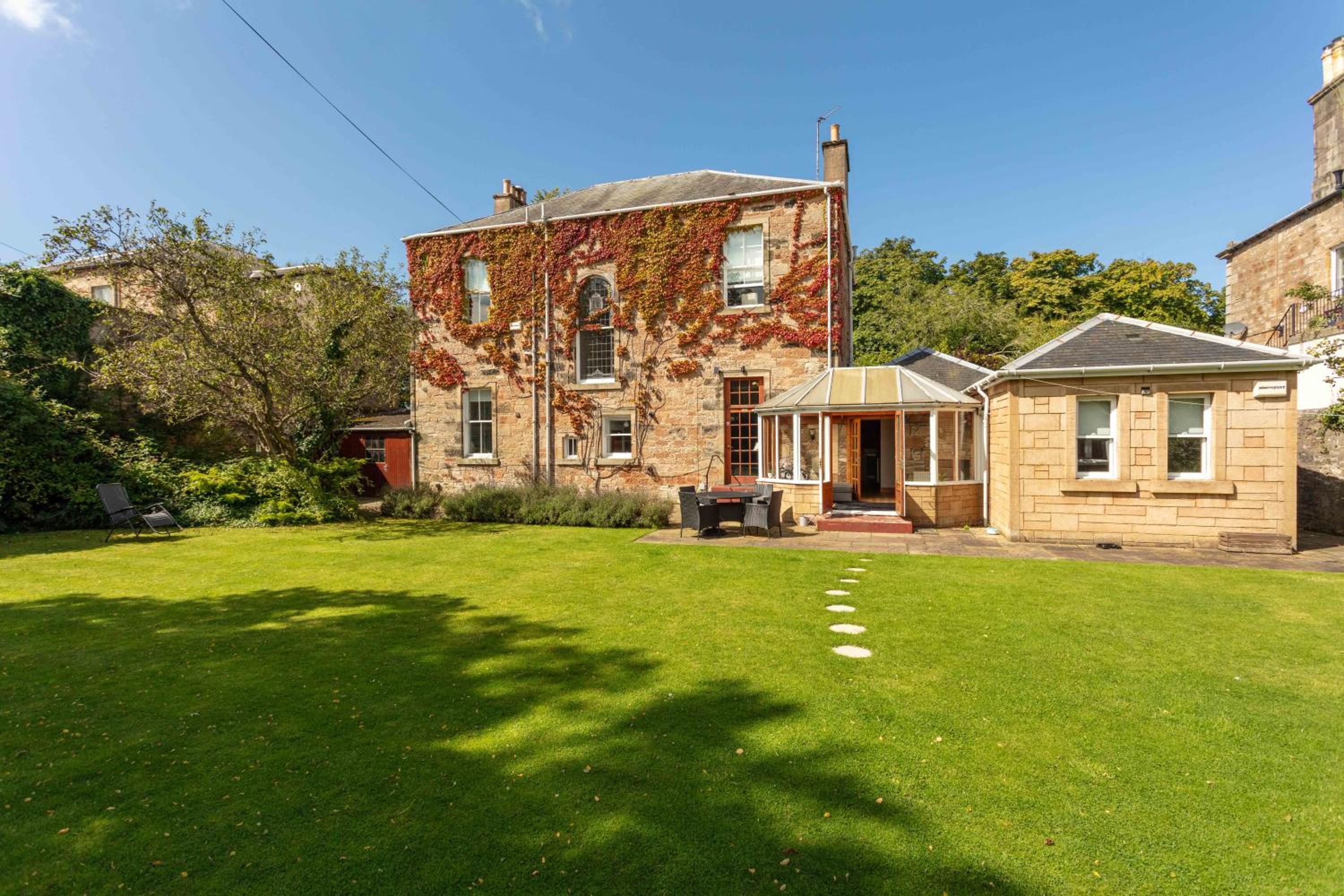 Burnock Lodge with Hot Tub