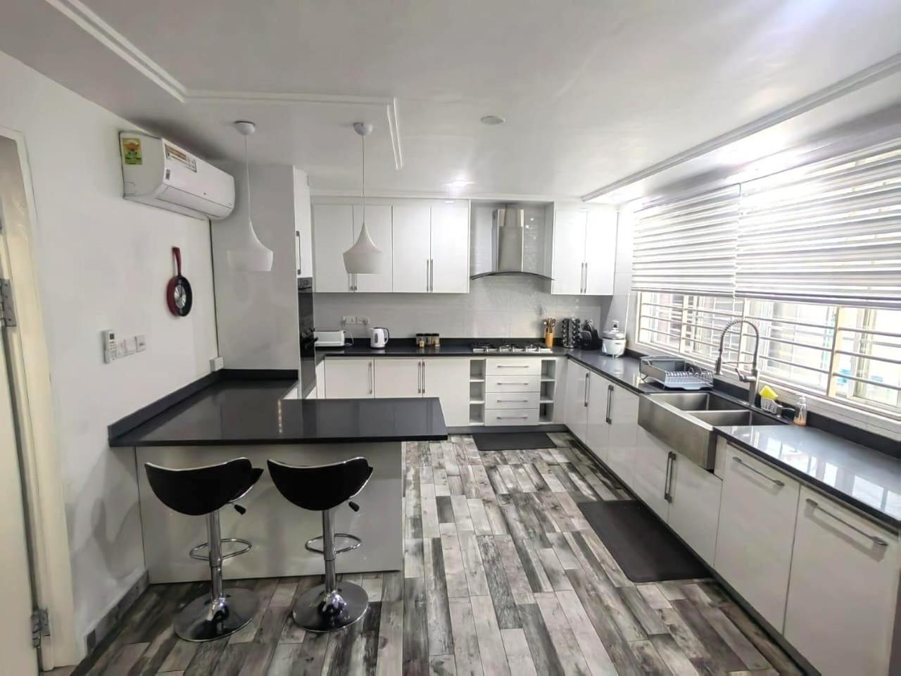 Beautiful 3 bedroom Townhouse in Accra just 15minutes from the Airport view 2