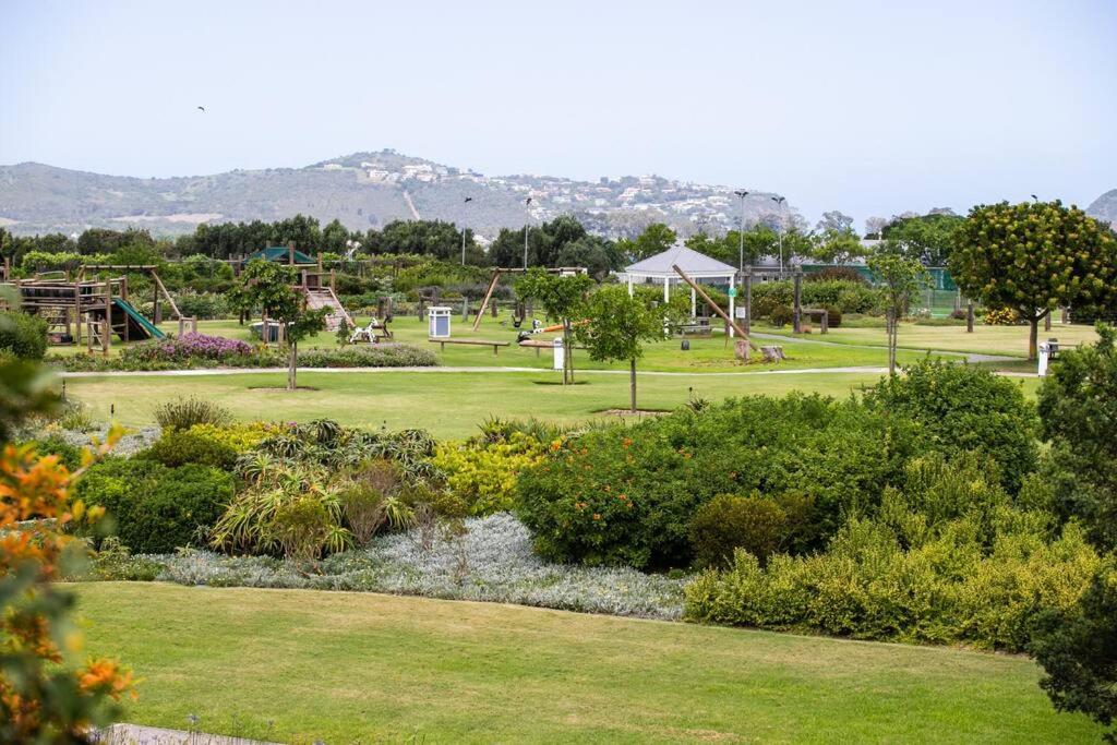 Picturesque Retreat on Thesen Islands view 5
