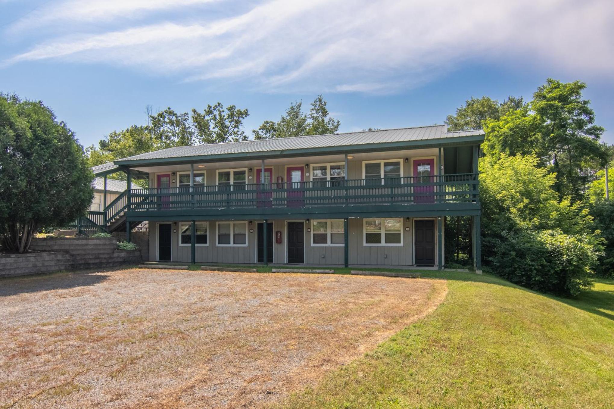 Lumberjill Lodge