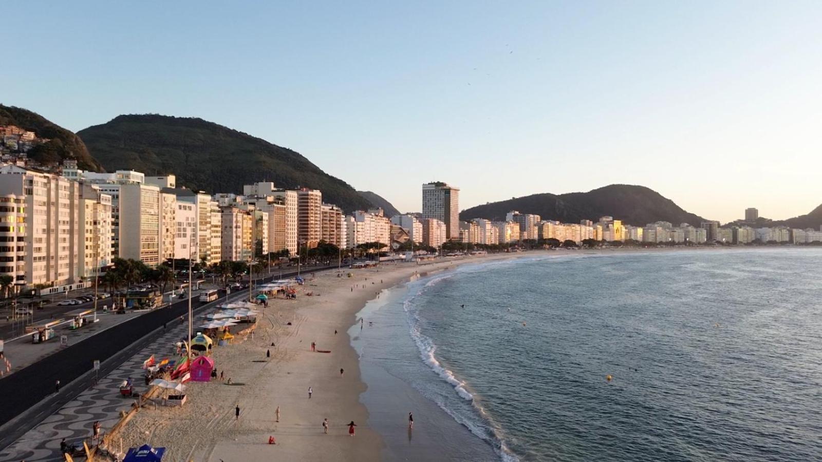 perto Copacabana Palace