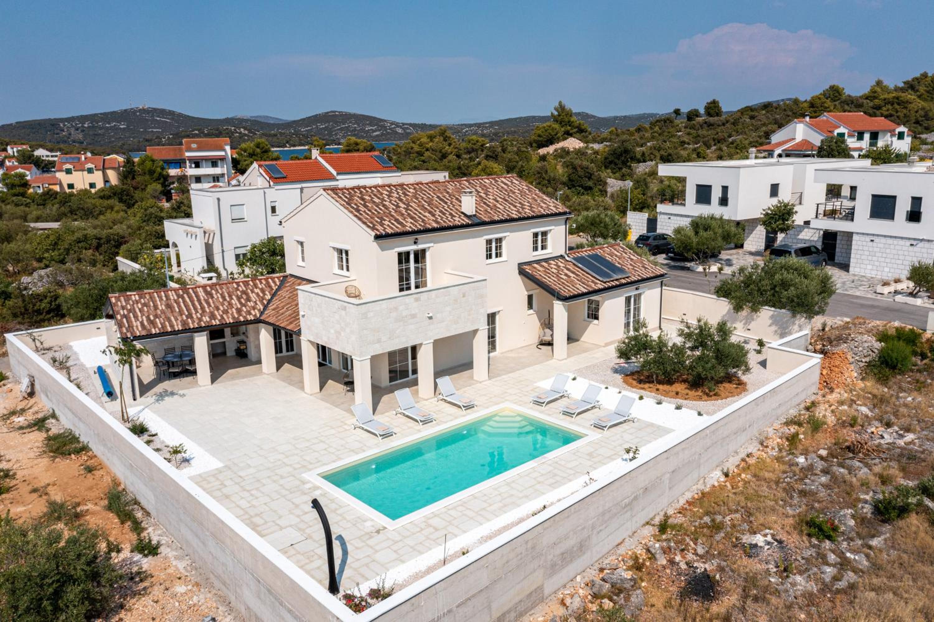 Villa Royal Stone with Pool, 350m from beach view 4