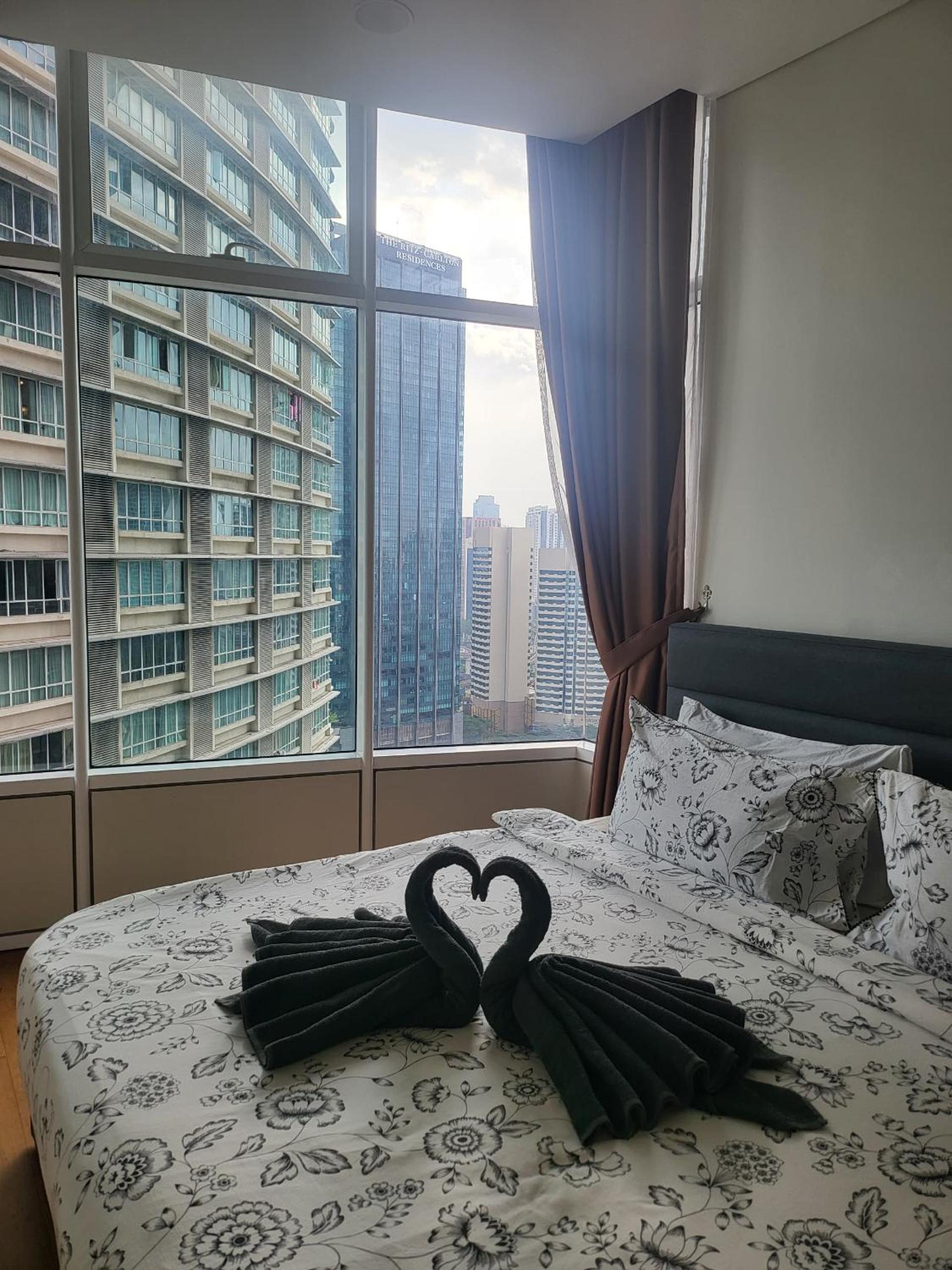 Sky Suites KLCC, by DeLive Home