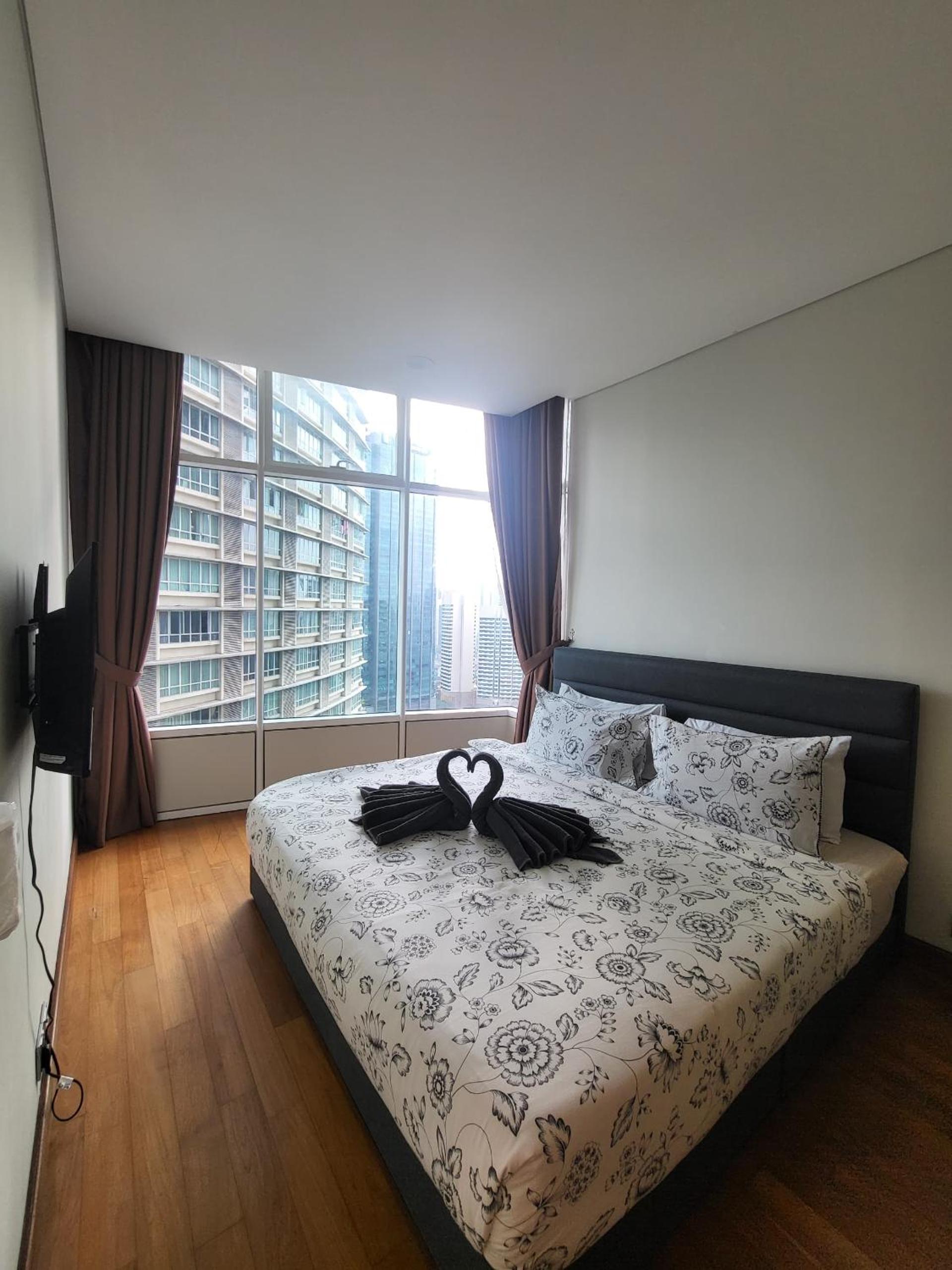 Sky Suites KLCC, by DeLive Home